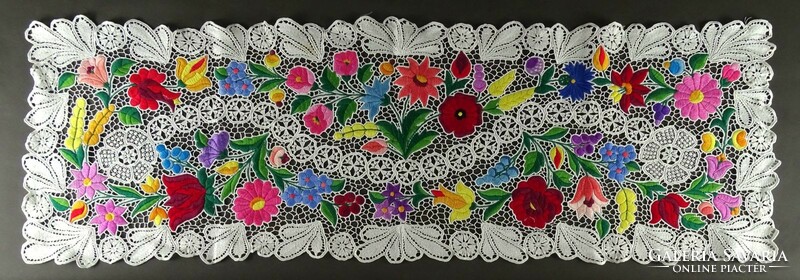 1Q402 embroidered Kalocsa lace tablecloth 34 x 106 cm