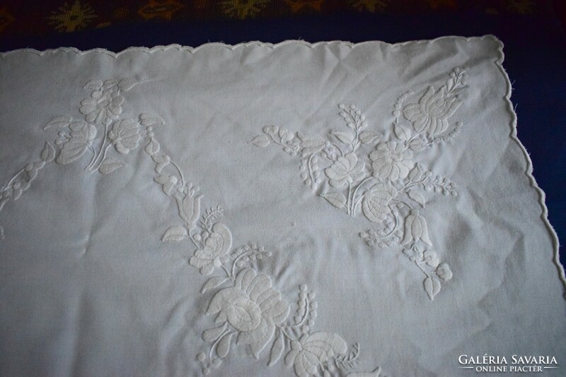 Kalocsa flower pattern tablecloth, tablecloth, embroidered needlework 81 x 85 cm