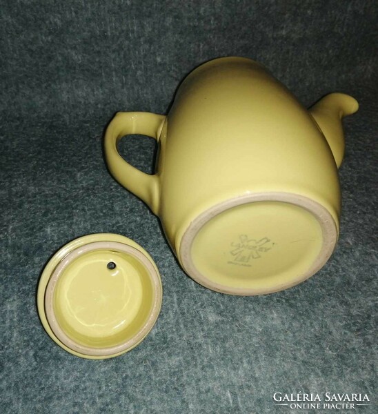 Yellow porcelain spout, jug (a8)
