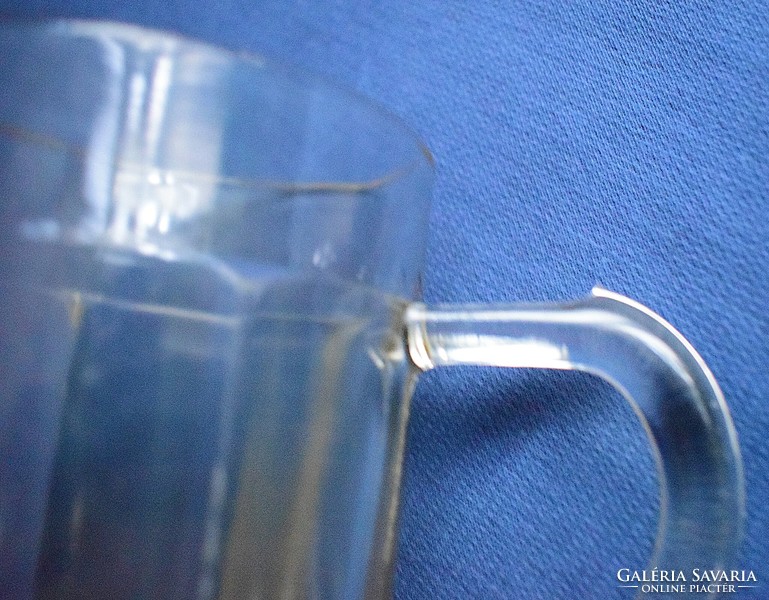 Régi üveg korső 0,5 literes , csiszolt talp , bordás felület érdekes fülkialakítás