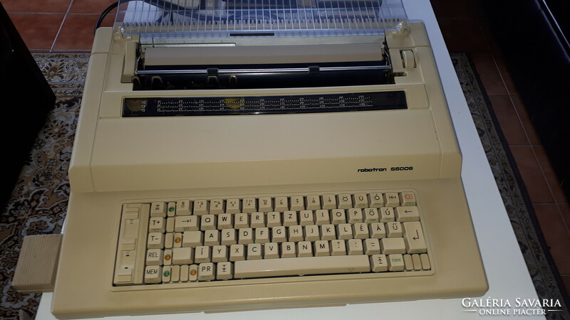 For collectors! Robotron s6006 memory typewriter