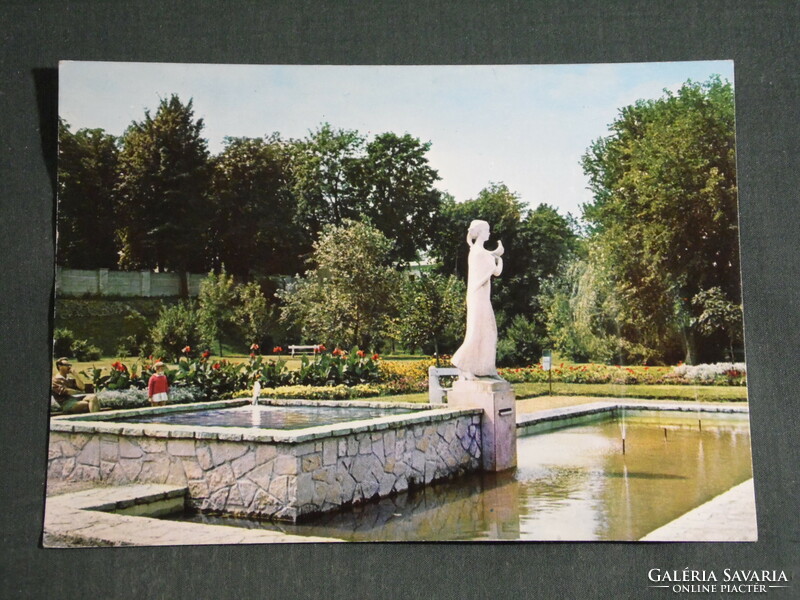 Képeslap, Balatonlelle ,Béke park,Leány galambbal szobor szökőkút részlet