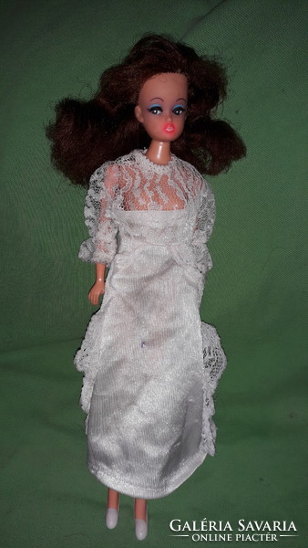 1.generációs NSZK Barbie jellegű játék baba "PETRA" jó állapot teljes eredeti ruházat képek szerint