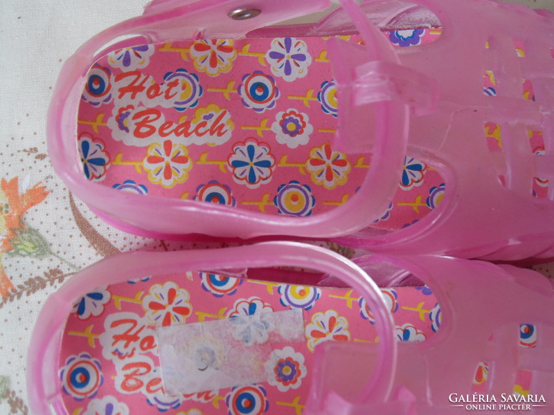 Rózsaszín Hot Beach műanyag baba szandál ( 22-es )