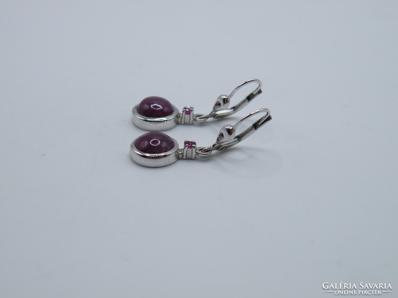 Uk0239 silver stud earrings with ruby red stone