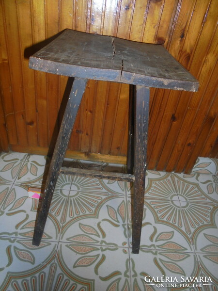 Old wooden chair, hokedli - seat with carved and engraved decoration - damaged