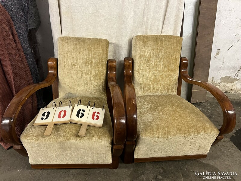 Pair of Art Deco armchairs, size 86 x 67 x 61 cm. 9066