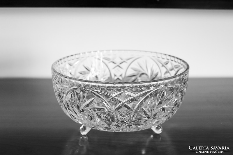 Beautifully ringing, wonderfully polished crystal bowl standing on legs