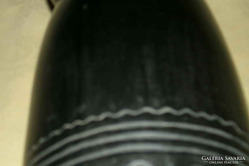Fekete kerámia váza leány 37x10cm