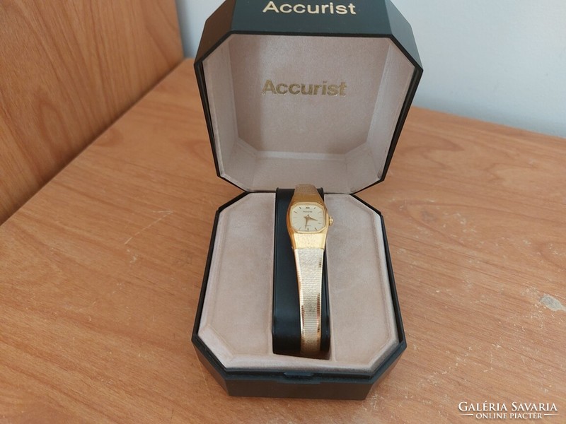 (K) beautiful accurist women's watch in box