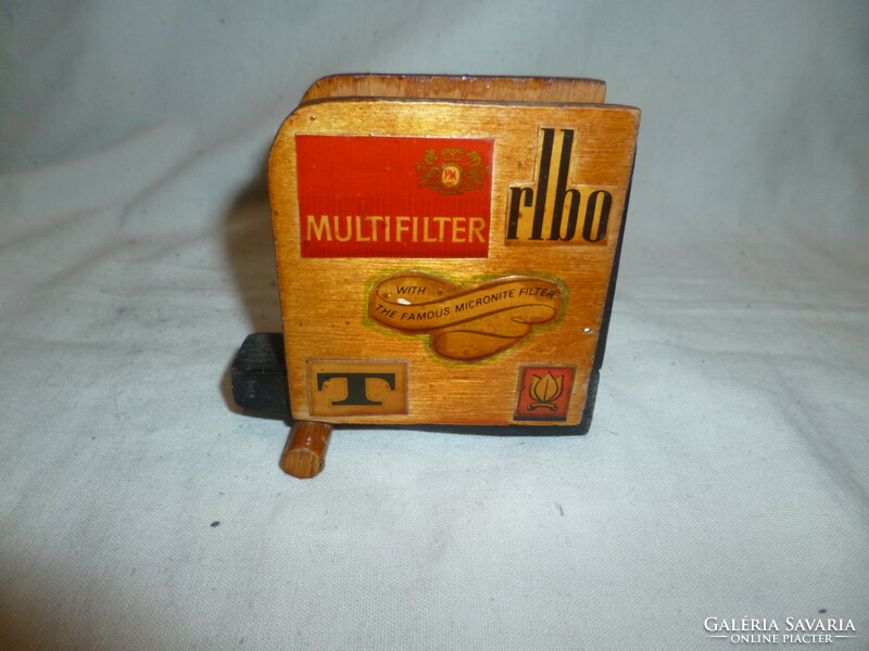 Retro wooden cigarette holder