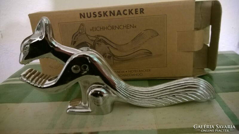Nutcracker-nutcracker in its antelope box, also as a new gift