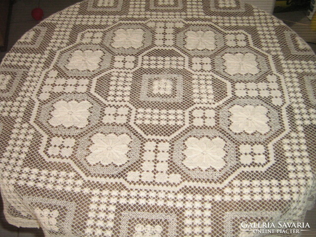 Ekrü round needlework lace tablecloth with beautiful Art Nouveau features