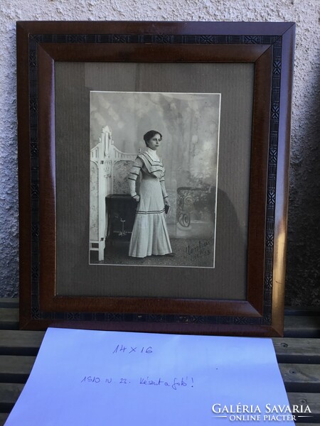 Antique photo frame, with a photo from the 1910s in a pair!!!