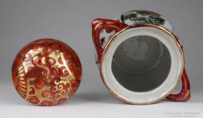 1Q469 Régi japán császár díszes és tájképes fedeles porcelán tároló edény 13 cm