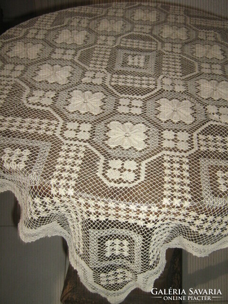 Ekrü needlework lace tablecloth with beautiful Art Nouveau features