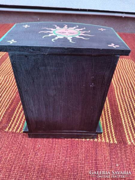 Vintage painted small chest of drawers negotiable.