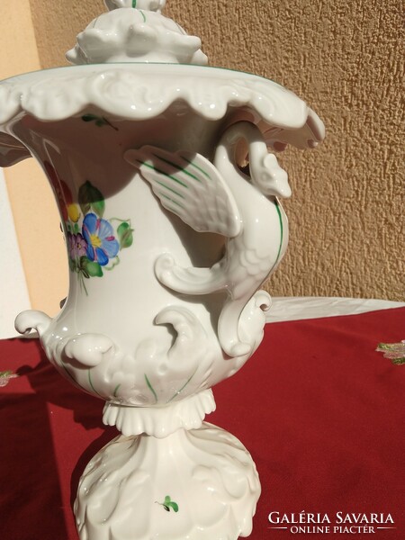 Herendi griffmadaras, áttört fedelű nagy váza,,magassága,35 cm,,most minimál ár nélkül,