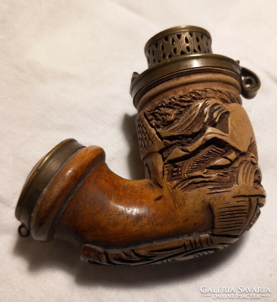 Carved pipe from 1782