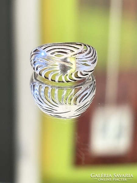 Ragyogó áttört mintás ezüst gyűrű