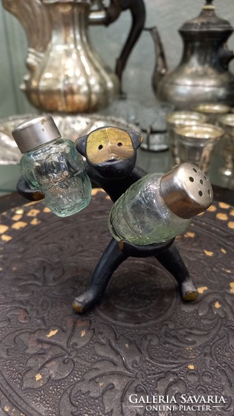 Walter bosse salt and pepper monkey