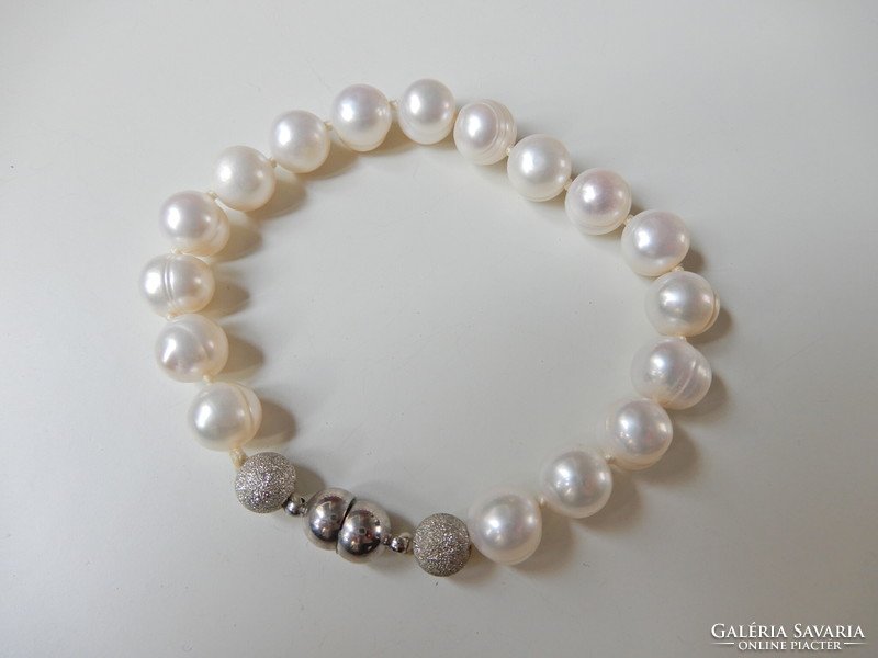 Cultured pearl bracelets