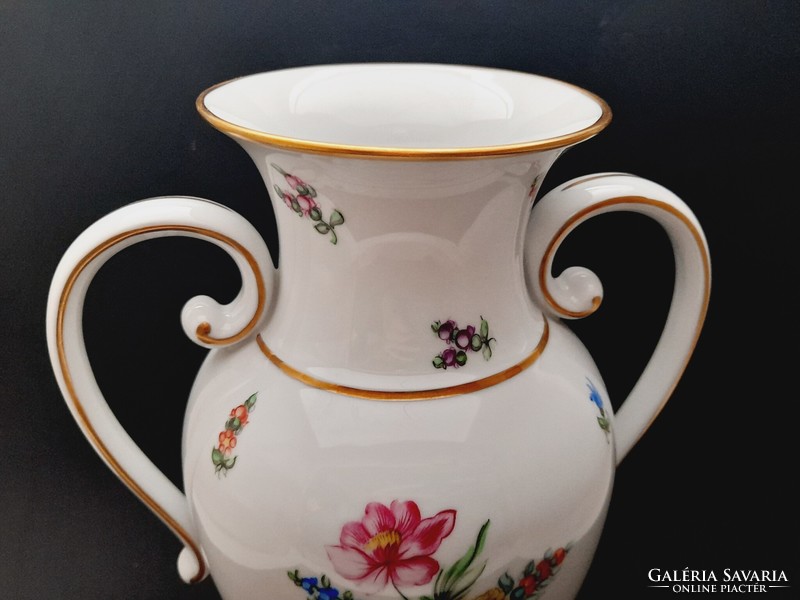 Hollóházi porcelán nagyméretű füles váza, virág mintával, 28,5 cm