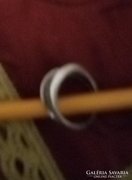 Women's silver ring with zirconia stones 4.3 grams