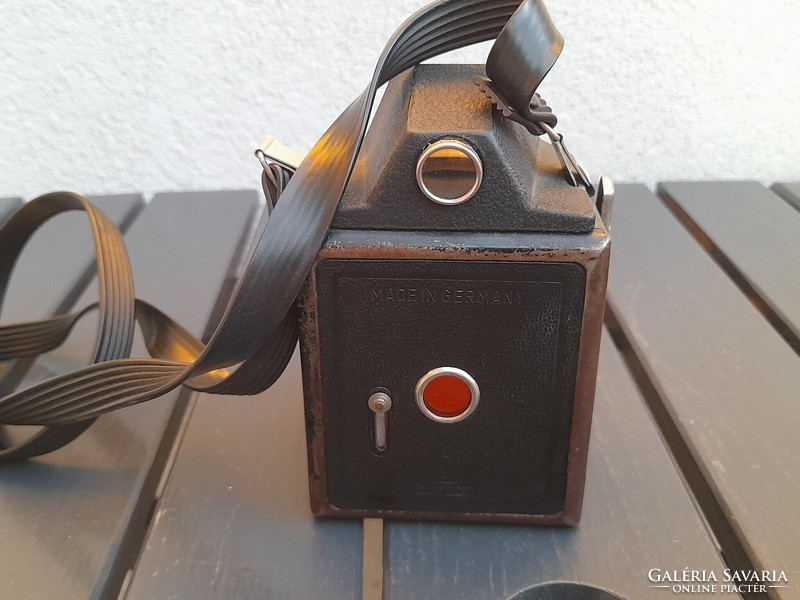 HUF 1 antique camera works