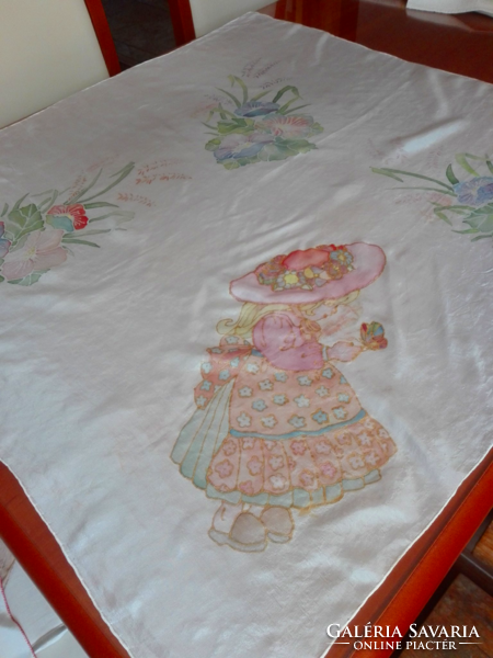 Kézzel festett kínai selyemkendő, 83 x 85 cm