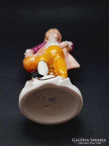 Lippelsdorf porcelán figura, 15 cm
