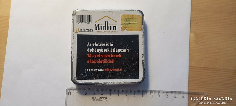 Metal cigarette box