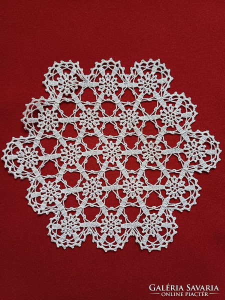 Hexagonal crochet cutter