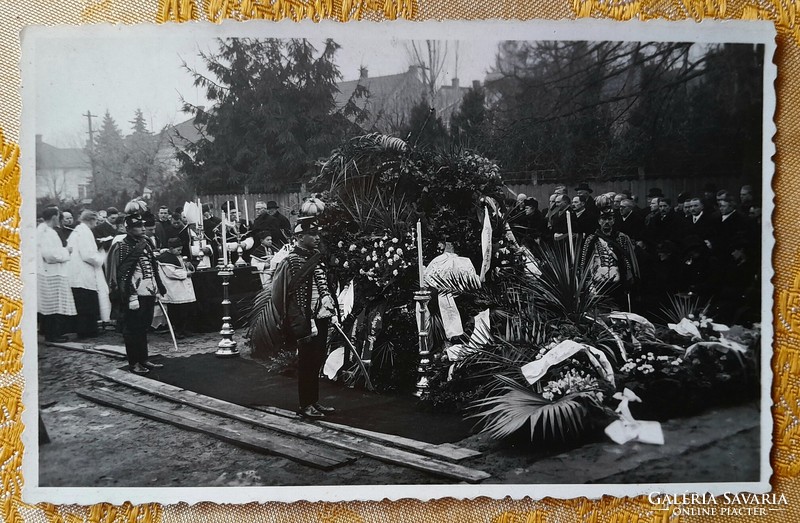 1943. Military funeral, with hussars in full dress