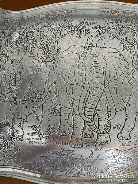 Elefántos tálca