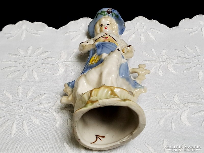 Jelzett porcelán lány báránnyal 20 cm