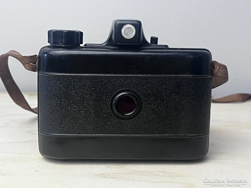 Pajtás fényképezőgép, Achromat 1:8/80 mm objektívvel, 6x6 cm filmformátum