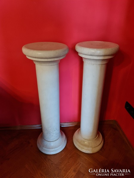 Pair of marble pedestals (posztamens)