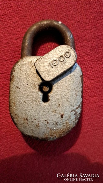 Old old Gogi padlock without key. Handover in Budapest xv.