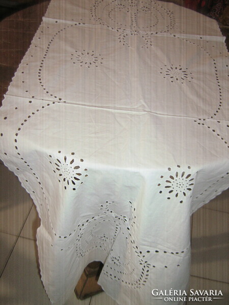 Beautiful filigree Madeira tablecloth runner
