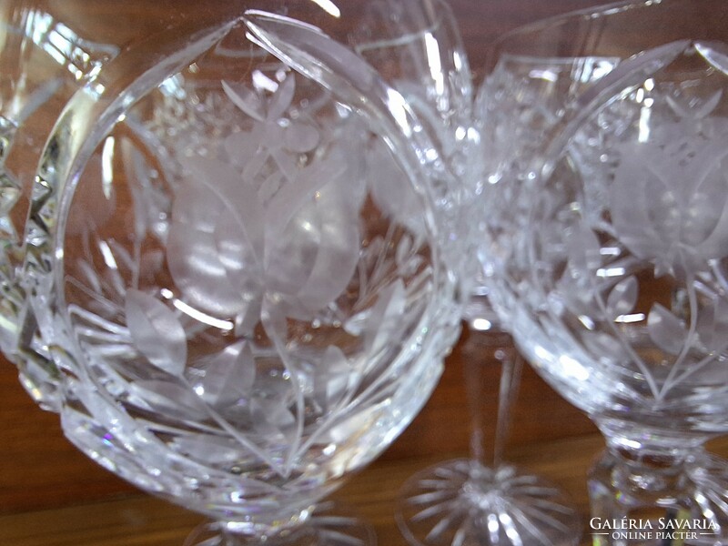 Lip masterpieces. Wine glasses and vases. HUF 12,500