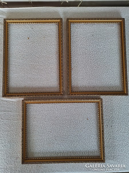 3 picture frames