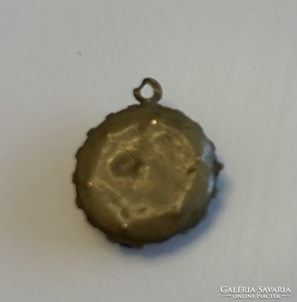 Fine antique daisy-style copper pendant decorated with claw-shaped stones