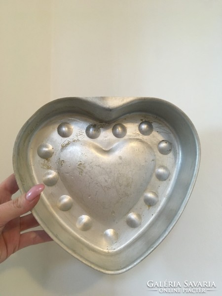 Régi sütőforma-alumínium-szív alak-jelzett