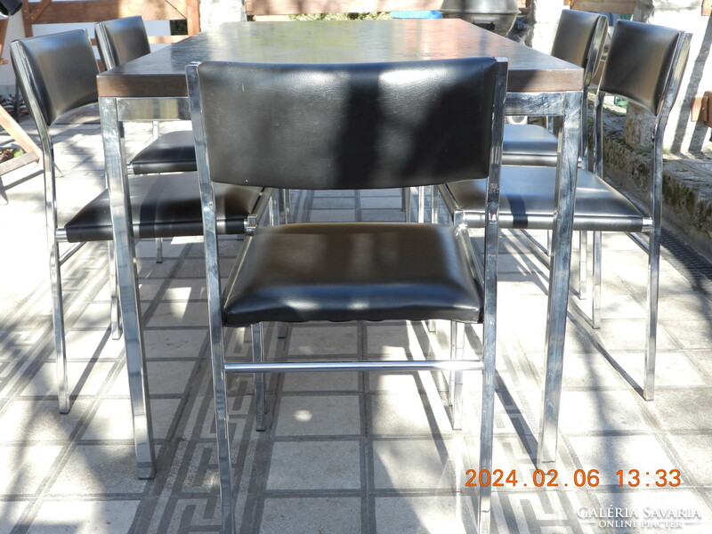 Krómozott fém étkezőasztal székekkel