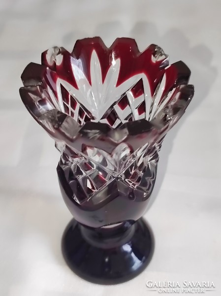 Rubinvörös ólomkristály váza