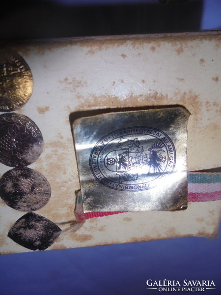 Tokaji Aszú 1979 dobozban - 3 puttonyos, 0,25 literes
