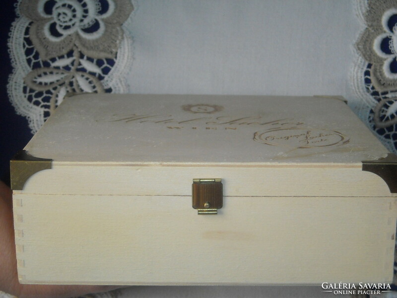 2 different sacher gift boxes