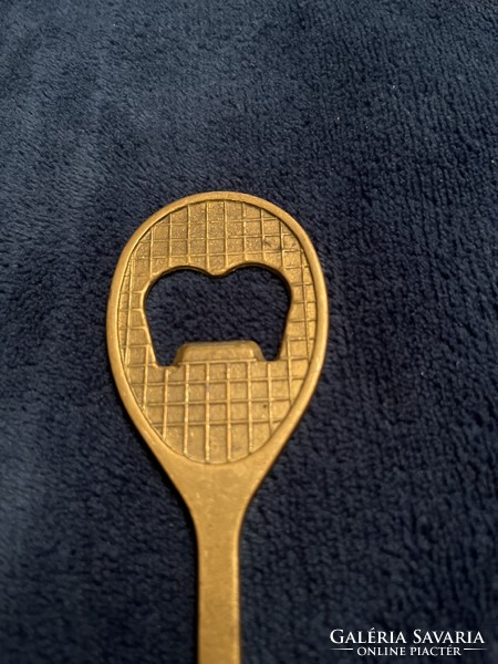 Teniszütő alakú réz sörnyitó. 15x 4 cm, hibátlan állapotban