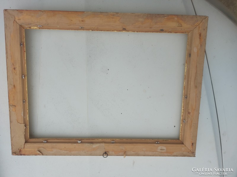 Wooden frame with a 41.5X60 cm nest, in defective condition